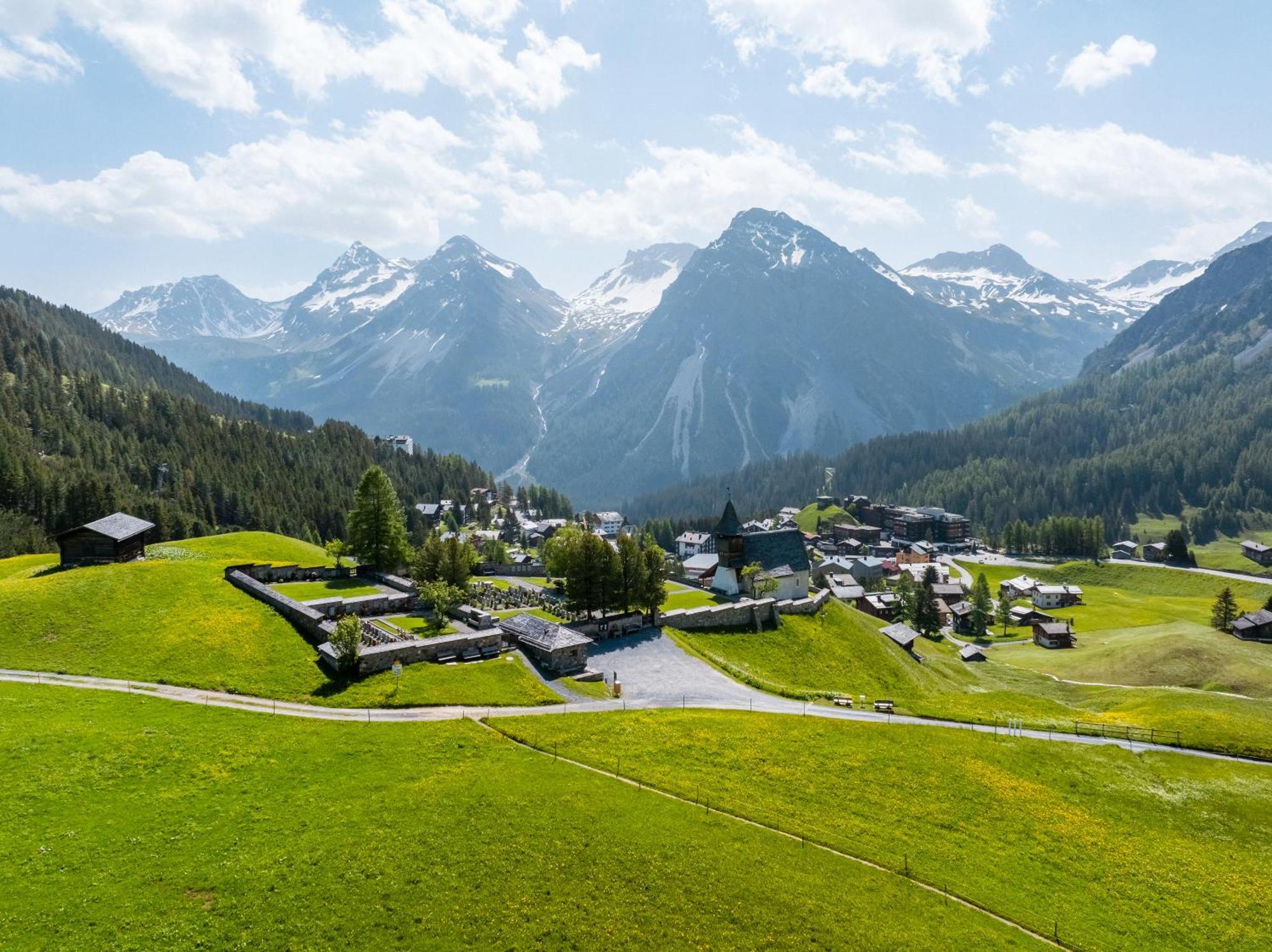 Erzhorn Hotel Arosa Exterior photo
